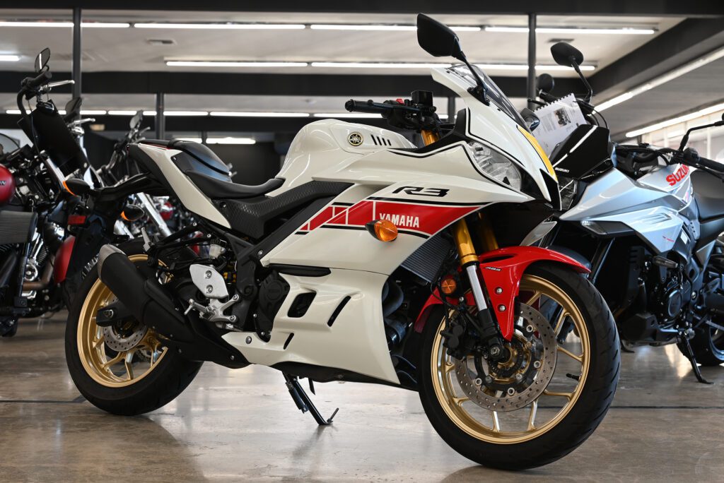 2022 Yamaha R3 WGP